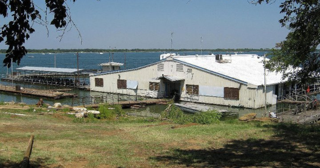 2010 Fishing Barge