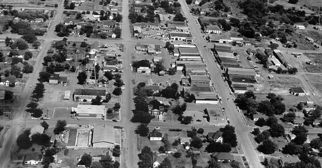 1957c Main Street in Old Town