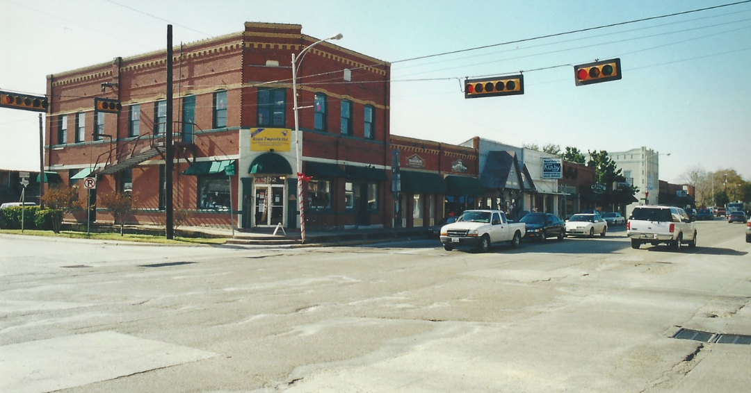 2000 Main Street South side